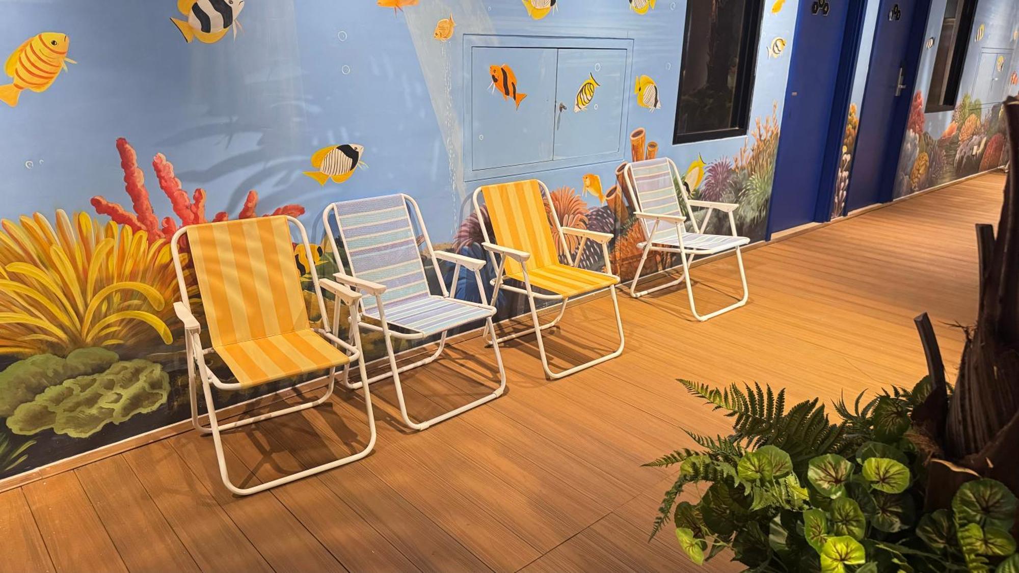 Yellow Bee Resort Cililitan Jakarta Exterior foto